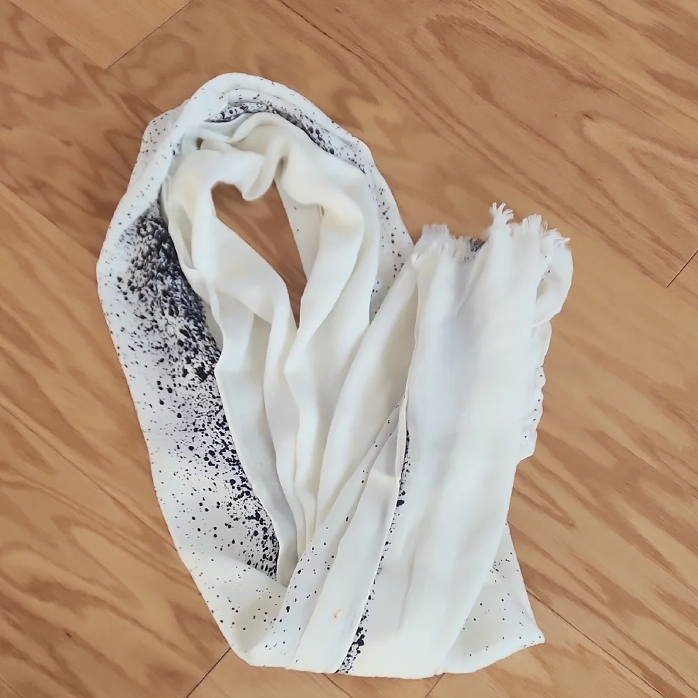 Calvin Klein Monochrome Women's Scarf Cream And Black